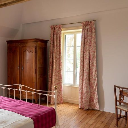 Chambres D'Hotes Chateau De Saint Etienne Du Bois Luaran gambar