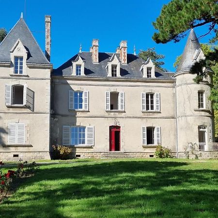 Chambres D'Hotes Chateau De Saint Etienne Du Bois Luaran gambar