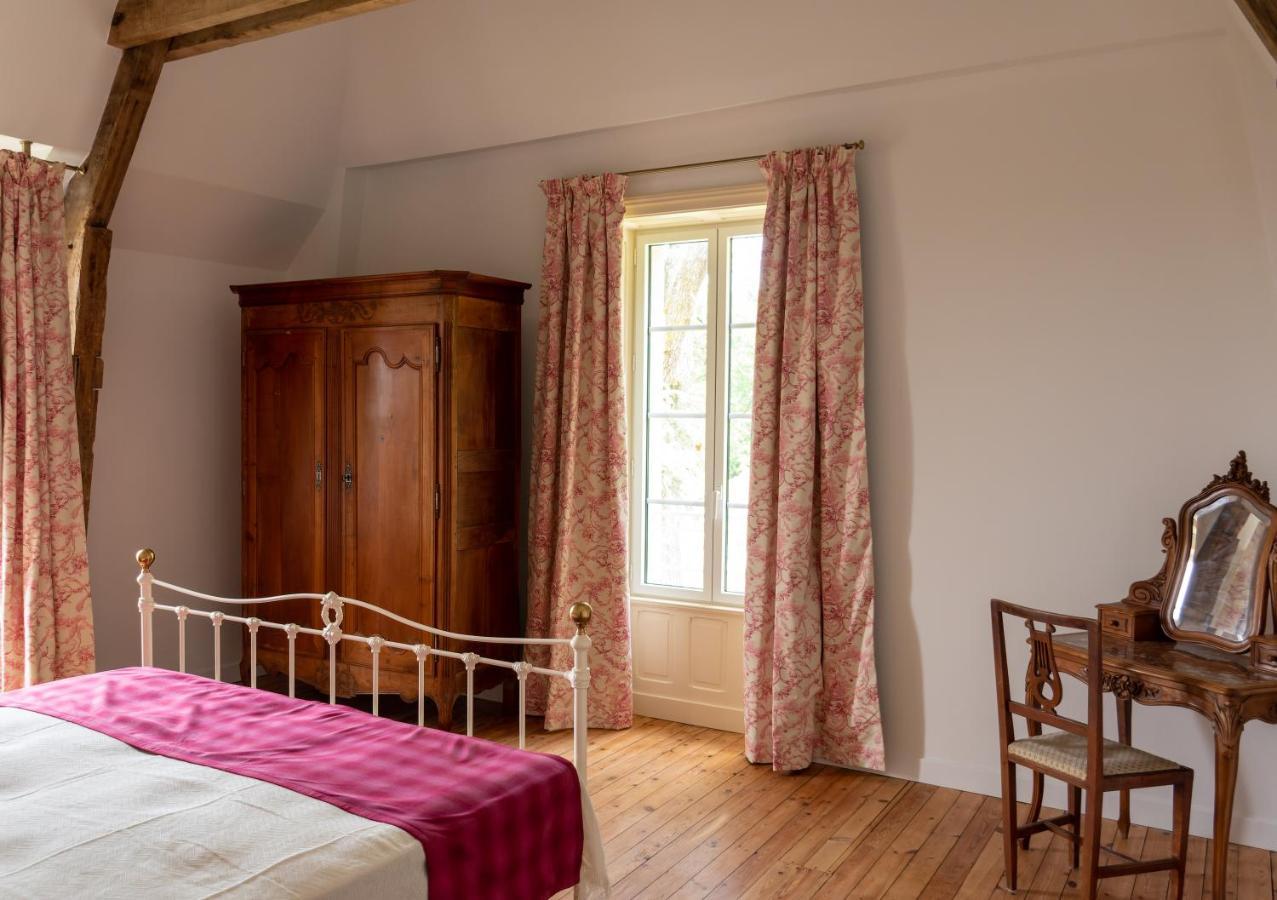 Chambres D'Hotes Chateau De Saint Etienne Du Bois Luaran gambar