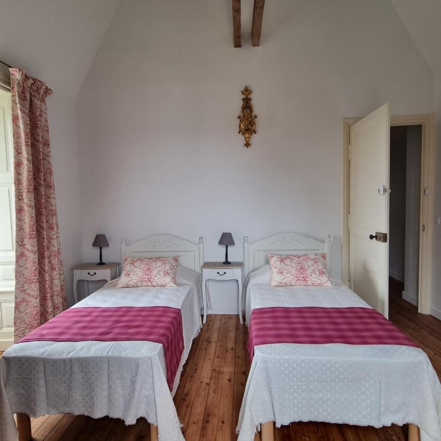 Chambres D'Hotes Chateau De Saint Etienne Du Bois Luaran gambar